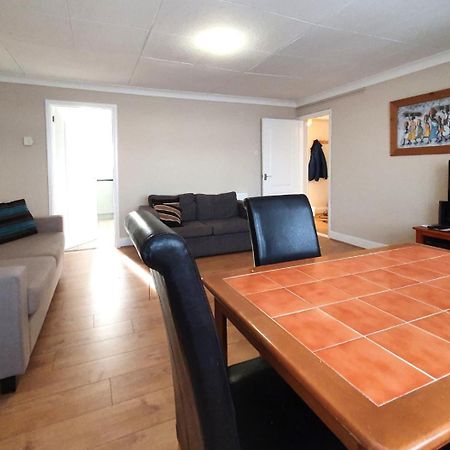 Wentworth Apartment With 2 Bedrooms, Superfast Wi-Fi And Parking Sittingbourne Εξωτερικό φωτογραφία