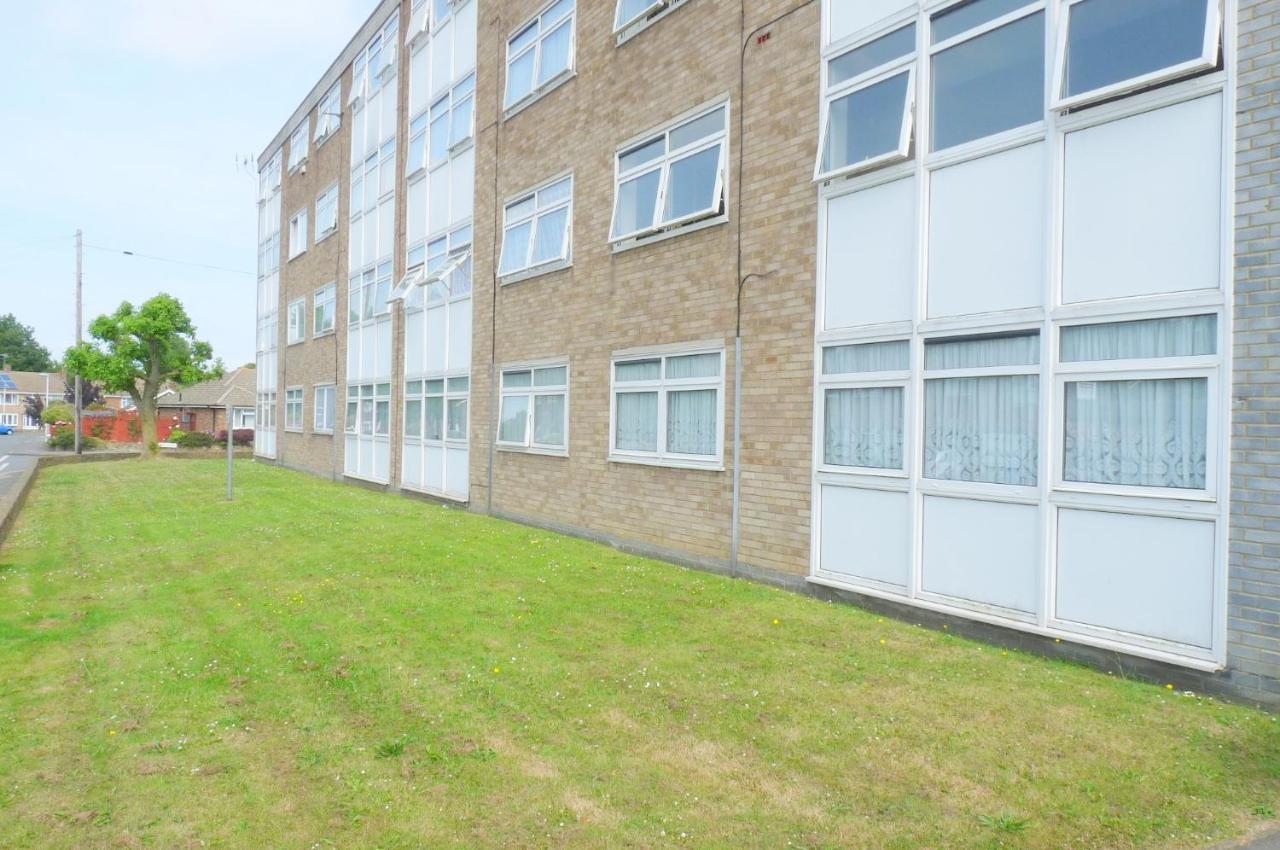 Wentworth Apartment With 2 Bedrooms, Superfast Wi-Fi And Parking Sittingbourne Εξωτερικό φωτογραφία