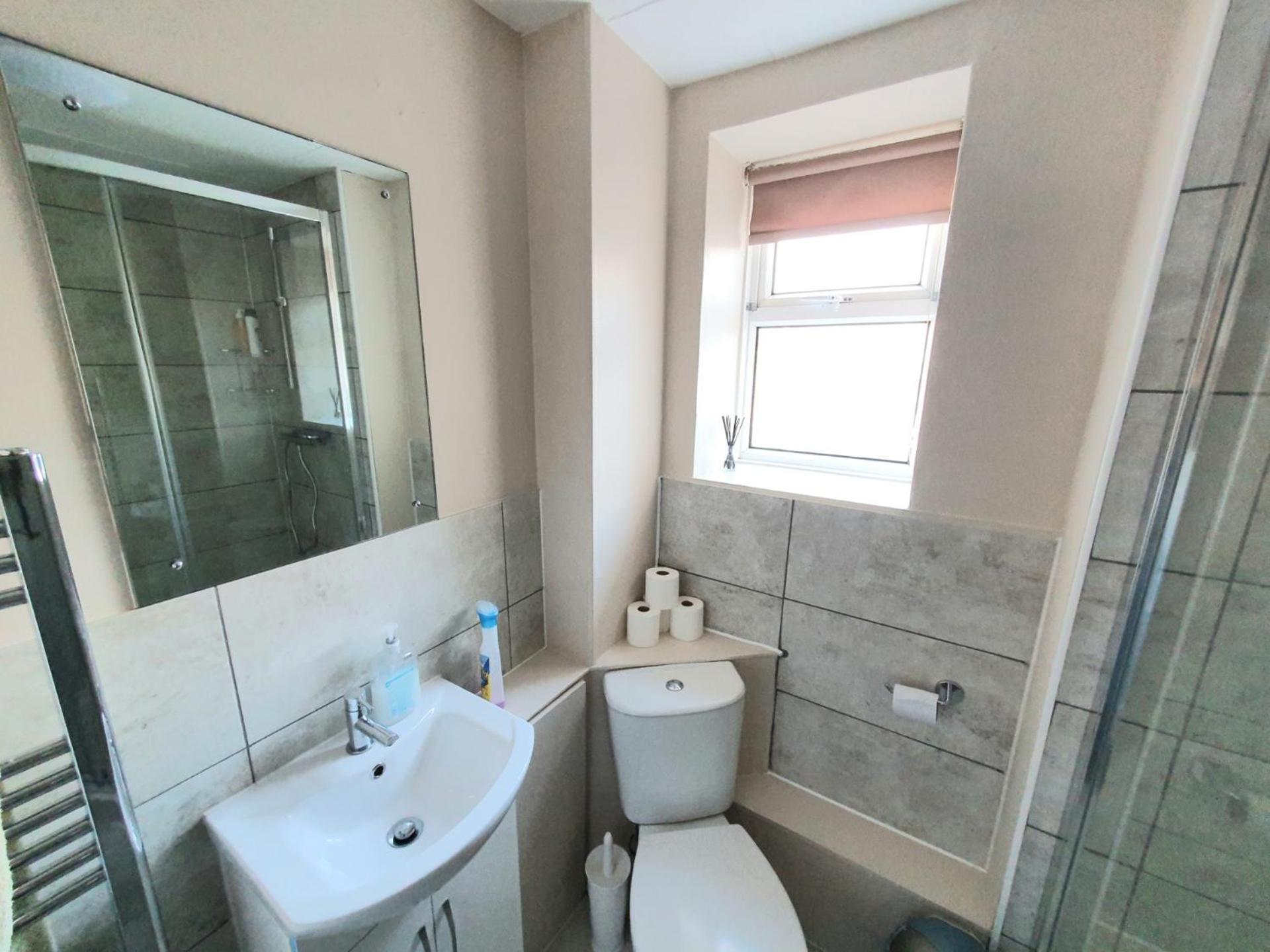Wentworth Apartment With 2 Bedrooms, Superfast Wi-Fi And Parking Sittingbourne Εξωτερικό φωτογραφία
